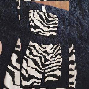 Matching zebra set
